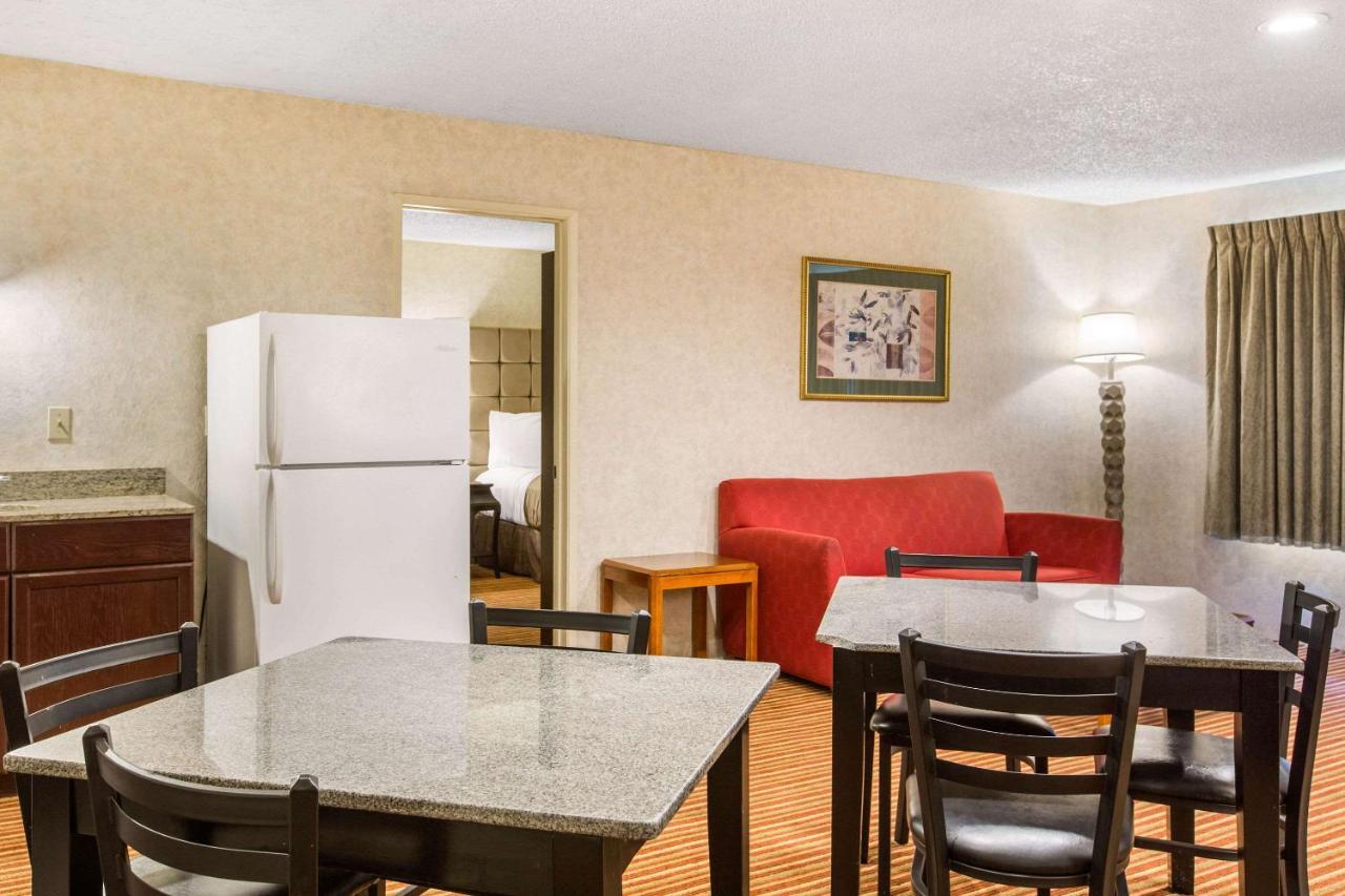Rodeway Inn & Suites El Cajon San Diego East ภายนอก รูปภาพ
